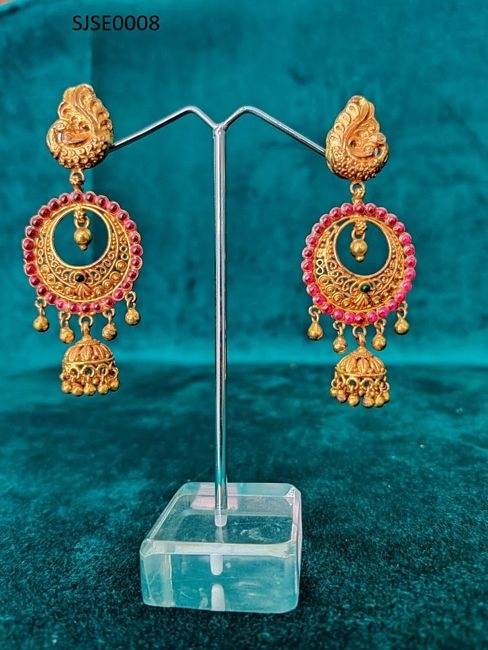 Pin by Sai Sandhya on Jewelry patterns | Gold earrings models, Modern gold  jewelry, Small earrings gold